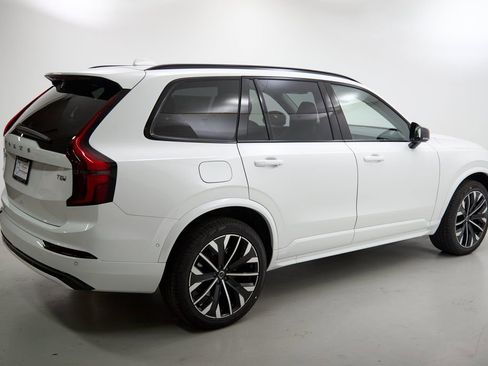New 2026 Volvo XC90 T8 Ultra w/ Protection Package image 9