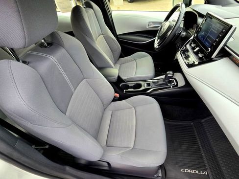 Used 2020 Toyota Corolla SE image 19