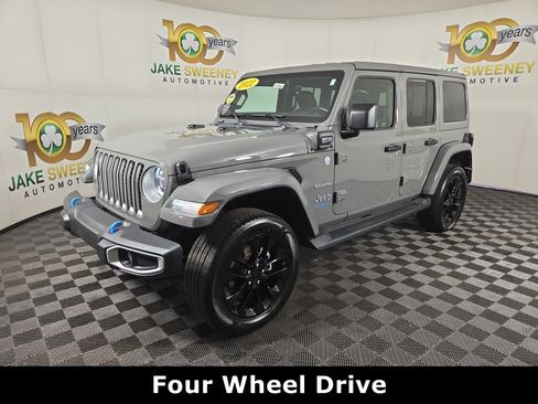 Used 2022 Jeep Wrangler Unlimited Sahara w/ Cold Weather Group AWD/4WD image 4