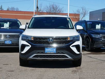 Certified 2023 Volkswagen Taos SE w/ Panoramic Sunroof Package