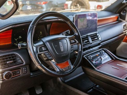 Used 2019 Lincoln Navigator L Reserve w/ Cargo Package AWD/4WD image 10