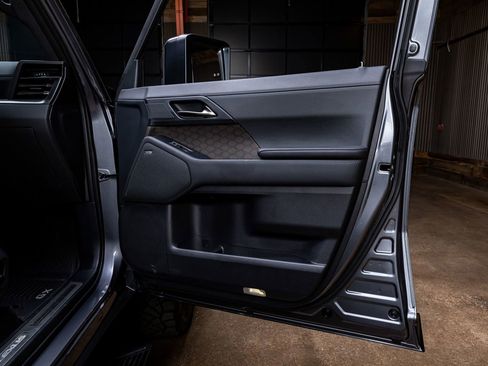 Used 2025 Lexus GX 550 image 38