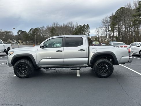 Used 2020 Toyota Tacoma TRD Off-Road image 4