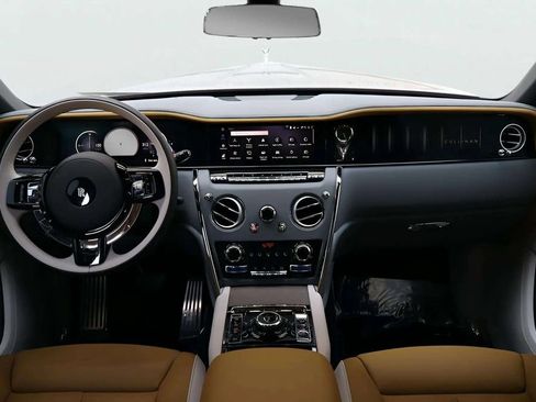 Used 2026 Rolls-Royce Cullinan AWD/4WD image 5