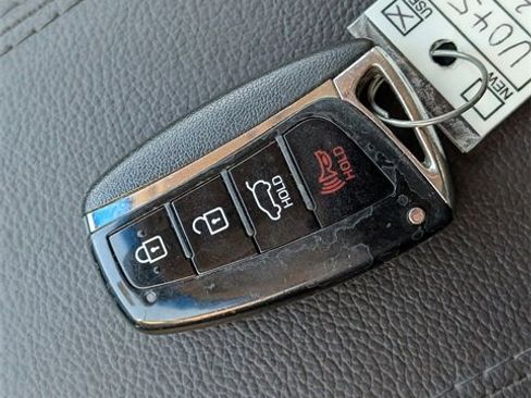 Used 2017 Hyundai Santa Fe Sport image 32