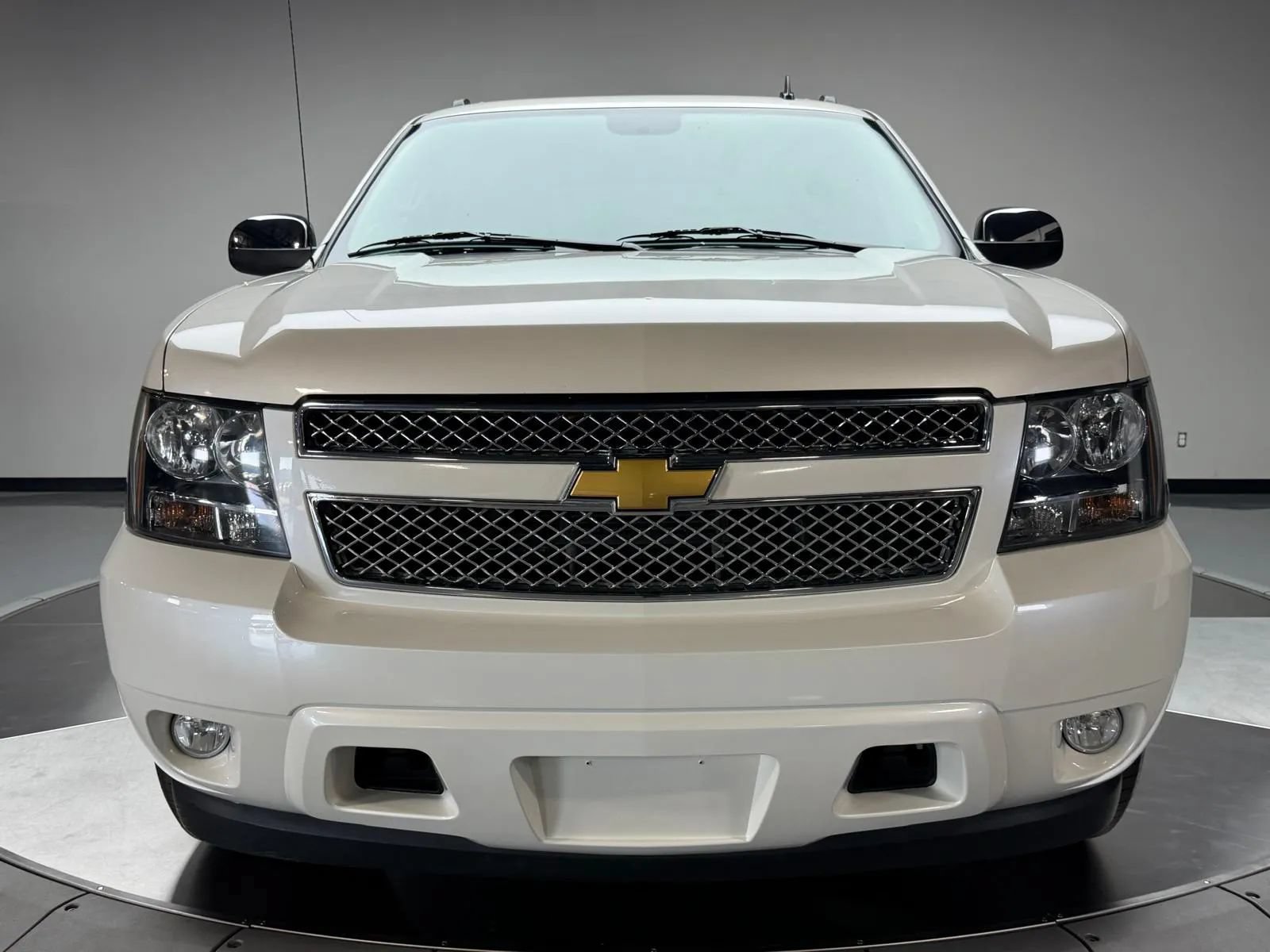 Used 2013 Chevrolet Avalanche LTZ RWD image 3