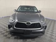 Used 2023 Toyota Highlander LE FWD image 2