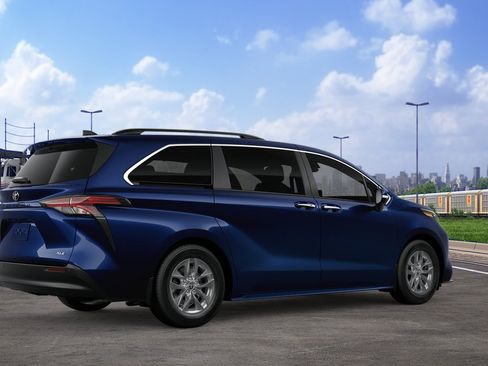 New 2026 Toyota Sienna XLE AWD/4WD image 10