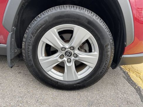 Certified 2019 Toyota RAV4 XLE w/ Convenience Package AWD/4WD image 11