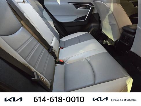 Used 2020 Toyota RAV4 XLE Premium AWD/4WD image 20