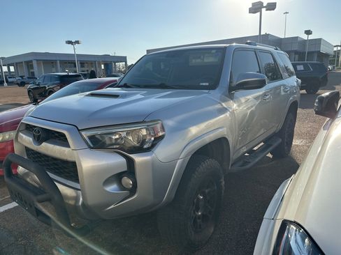 Used 2016 Toyota 4Runner Trail image 1