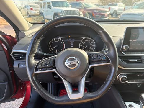 Used 2019 Nissan Altima 2.5 SV image 16