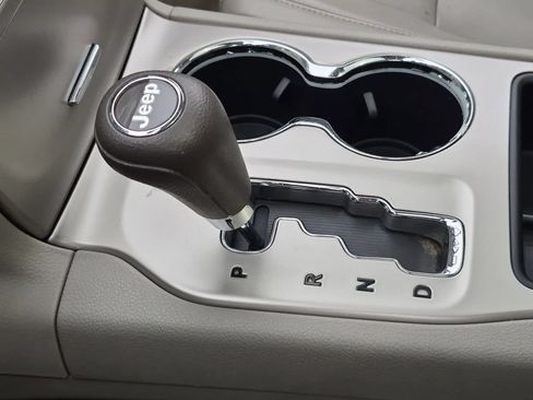 Used 2011 Jeep Grand Cherokee Laredo AWD/4WD image 33