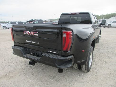 New 2026 GMC Sierra 3500 Denali w/ Denali Reserve Package AWD/4WD image 5