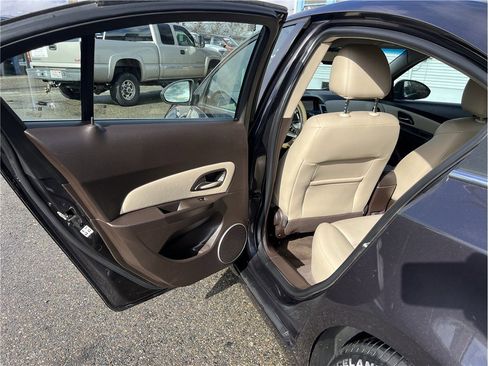 Used 2014 Chevrolet Cruze Diesel w/ Enhanced Safety Package image 8