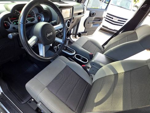 Used 2010 Jeep Wrangler Unlimited Sahara w/ Dual Top Group AWD/4WD image 32