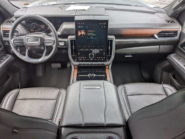 Used 2025 GMC Yukon XL Denali AWD/4WD image 15