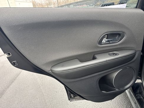 Used 2020 Honda HR-V EX image 9