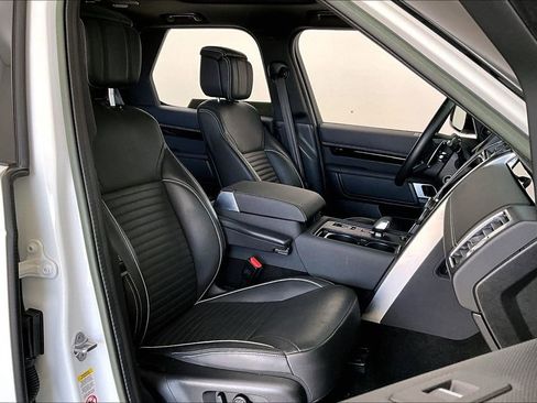 Used 2023 Land Rover Discovery S R-Dynamic image 10