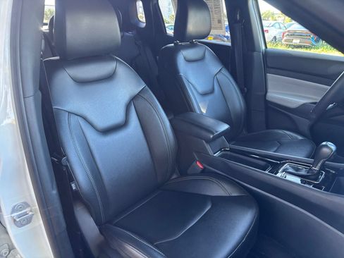Used 2025 Jeep Compass Limited AWD/4WD image 35