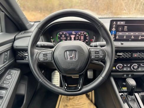 Used 2025 Honda Accord Sport image 21