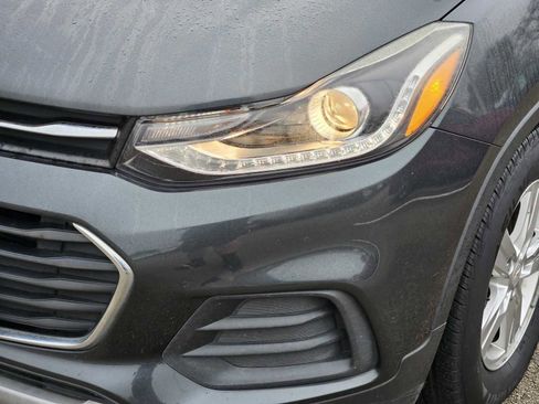 Used 2018 Chevrolet Trax LT w/ LT Convenience Package image 7