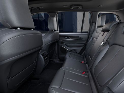 New 2026 Jeep Grand Cherokee Limited image 24