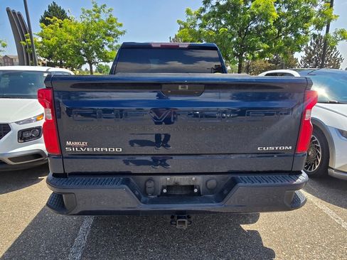 Used 2019 Chevrolet Silverado 1500 Custom w/ Custom Value Package AWD/4WD image 14