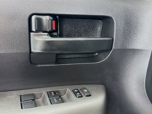 Used 2017 Toyota Sequoia SR5 image 15