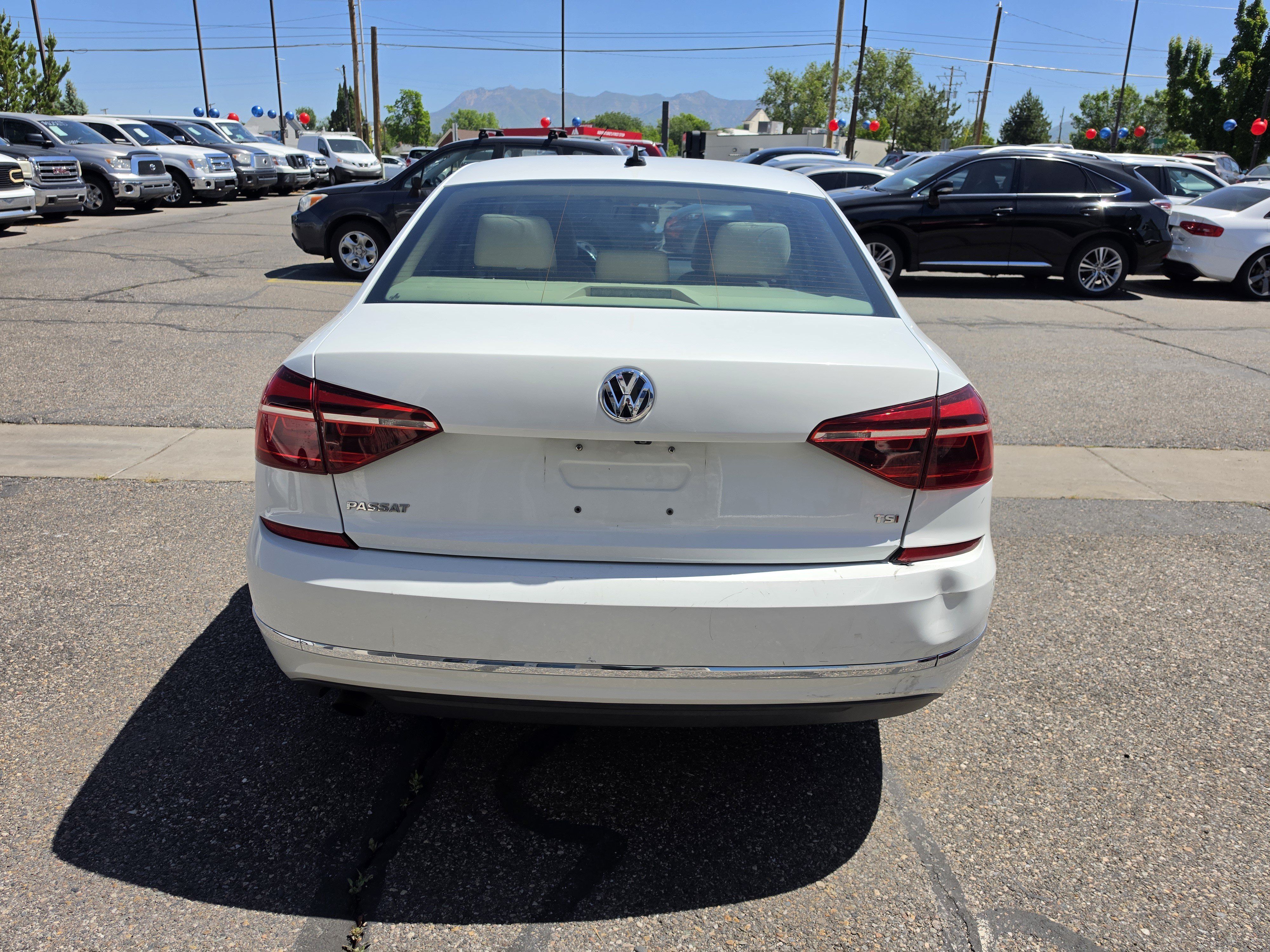 Used 2019 Volkswagen Passat 2.0T Wolfsburg w/ Wheels & Sunroof Package FWD image 4