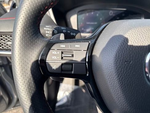 Certified 2025 Acura ADX A-Spec image 17