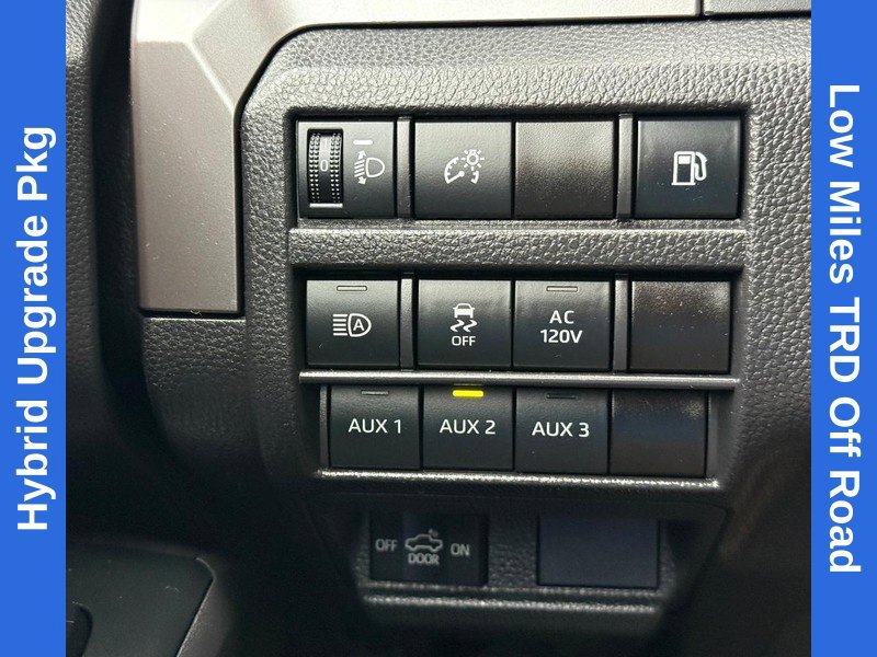 Used 2024 Toyota Tacoma TRD Off-Road w/ TRD Off Road Upgrade Package AWD/4WD image 29
