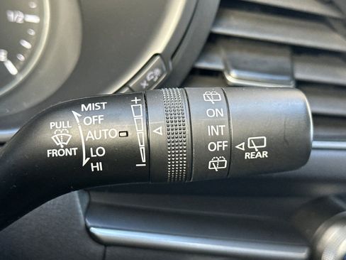 Used 2022 MAZDA MAZDA3 s image 38