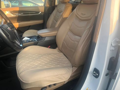 Used 2020 Cadillac XT6 Premium Luxury w/ Platinum Package FWD image 7