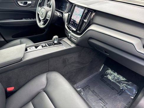 Certified 2025 Volvo XC60 B5 Core image 15
