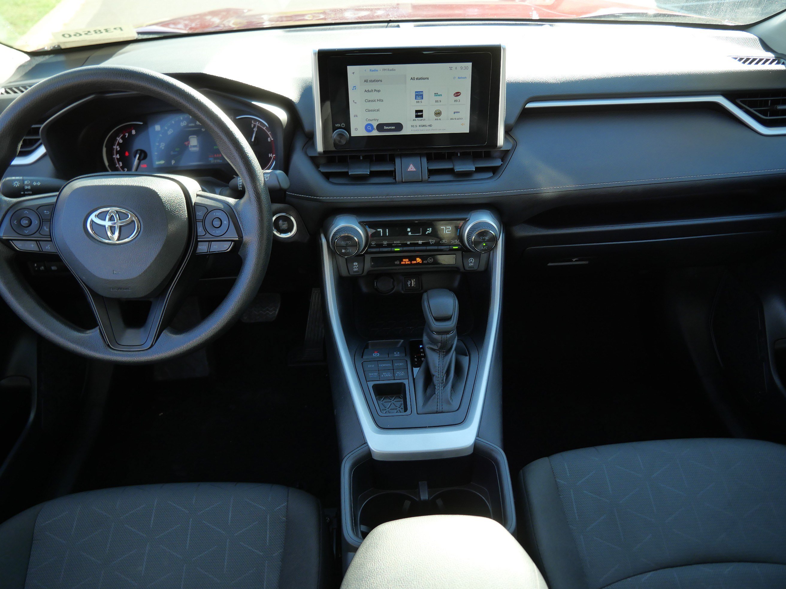 Certified 2025 Toyota RAV4 XLE AWD/4WD image 11