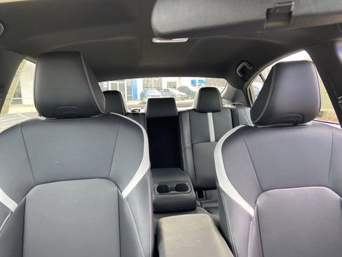 Used 2025 Toyota Camry SE image 18