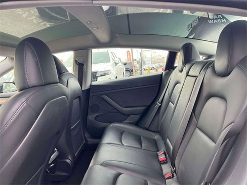 Used 2022 Tesla Model 3 Long Range image 13