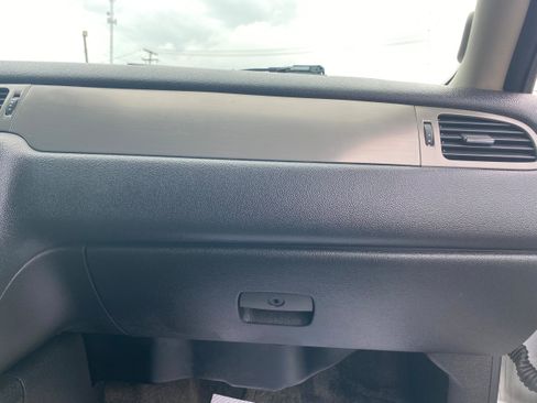 Used 2008 Chevrolet Avalanche LT w/ LT Preferred Equipment Group AWD/4WD image 16