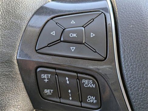 Used 2018 Ford Explorer Platinum image 26