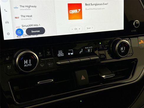 Used 2023 Toyota Highlander Platinum image 27