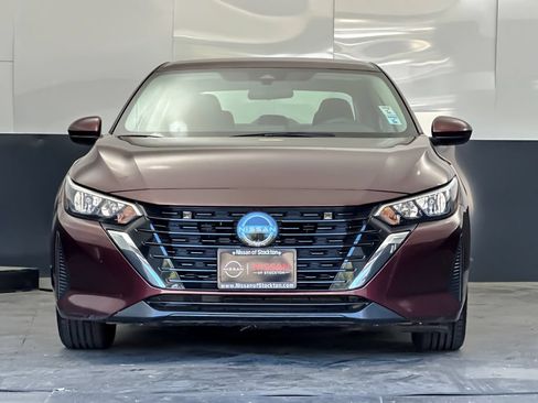 Used 2024 Nissan Sentra SV FWD image 8
