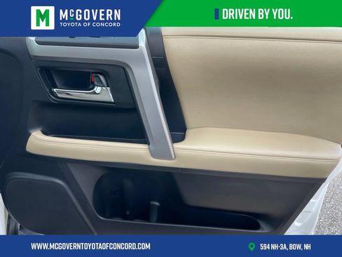 Used 2014 Toyota 4Runner SR5 AWD/4WD image 41