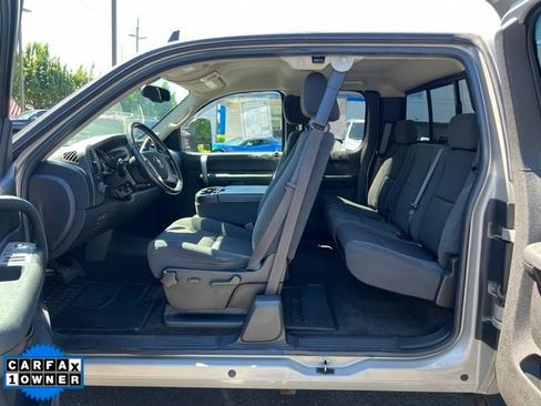 Used 2009 Chevrolet Silverado 2500 LT w/ Exterior Plus Package AWD/4WD image 11