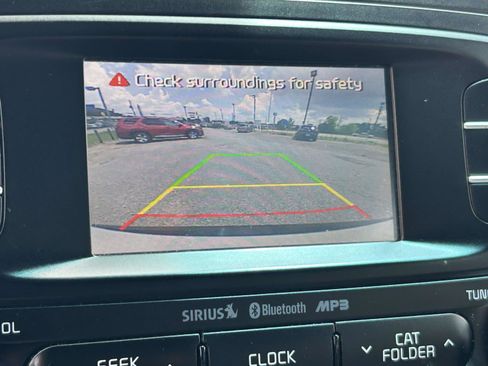 Used 2016 Kia Soul + FWD image 16