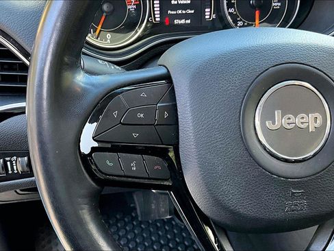 Used 2020 Jeep Cherokee Latitude Plus AWD/4WD image 18