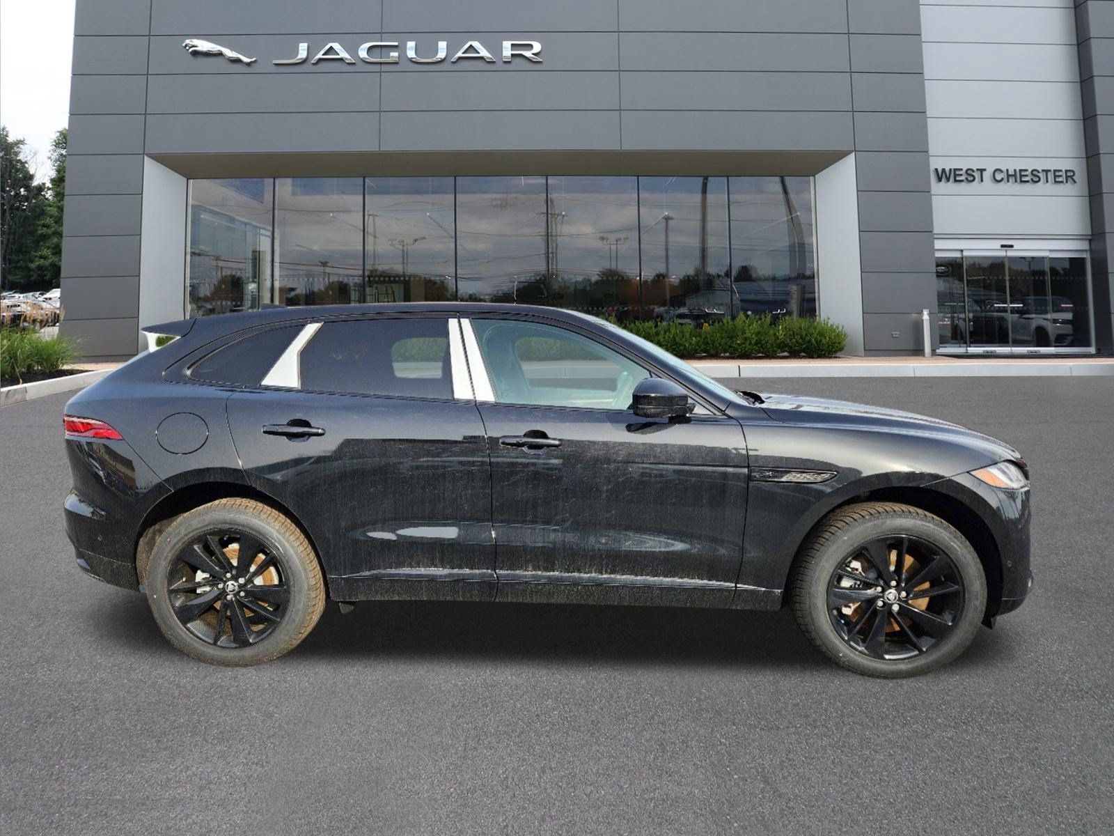 Used 2025 Jaguar F-PACE R-Dynamic S AWD/4WD image 4