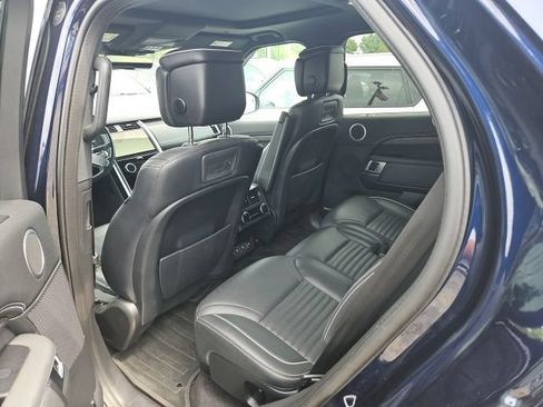 Used 2022 Land Rover Discovery HSE R-Dynamic AWD/4WD image 12
