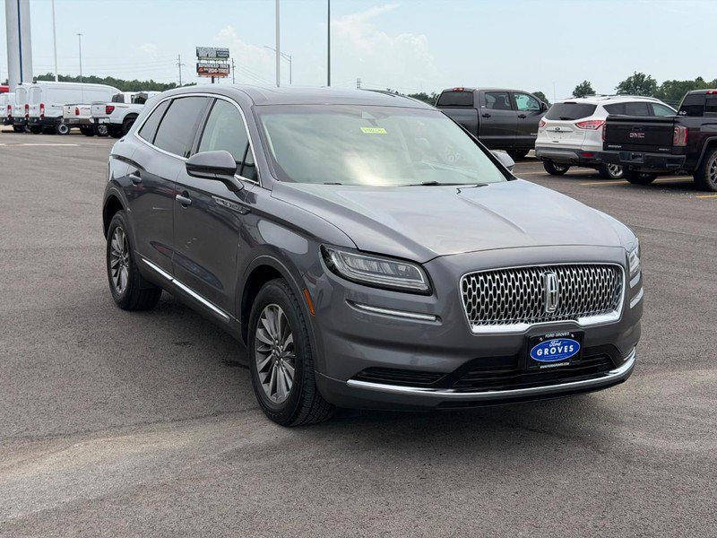 Used 2022 Lincoln Nautilus Reserve AWD/4WD image 3