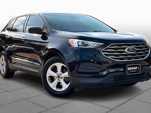Used 2020 Ford Edge SE image 3
